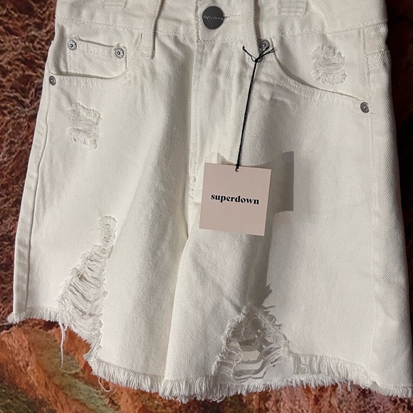 Lennon Distressed Mid Short in White by Superdown - Picture 9 of 13